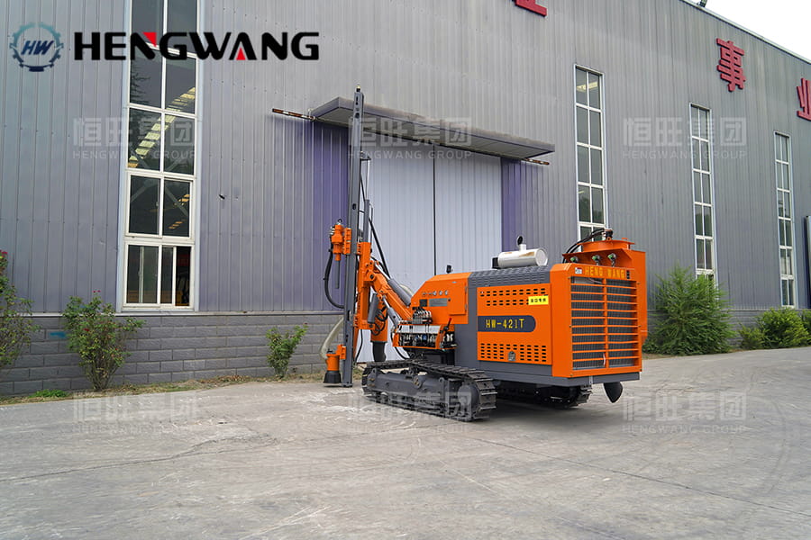 HW421T Integrated DTH Surface Drill Rig - Image 3