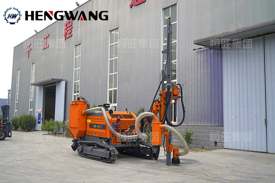 HW421T Integrated DTH Surface Drill Rig - Image 2